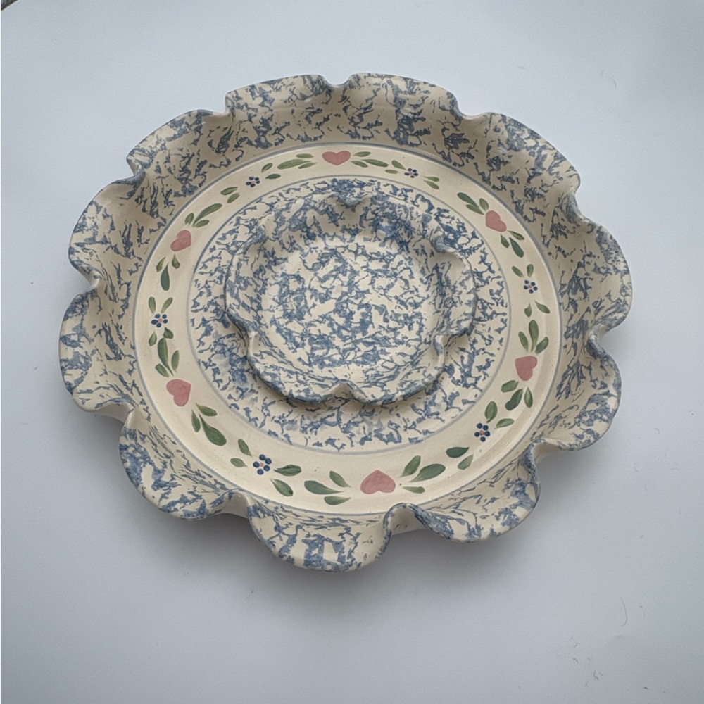 Vintage Floral Scalloped Pottery  Chip and Dip Platter with Hearts - Picture 9 of 13